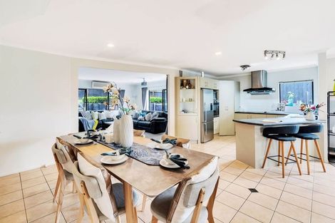 Photo of property in 15 San Carlo Court, Henderson, Auckland, 0612