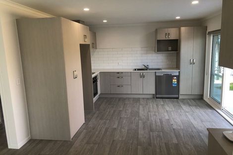 Photo of property in 1/7 Tulloch Place, Conifer Grove, Takanini, 2112