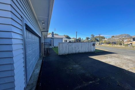 Photo of property in 1 Totara Terrace, Inglewood, 4330