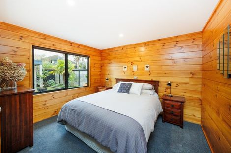Photo of property in 23 Abby Road, Fitzherbert, Palmerston North, 4410