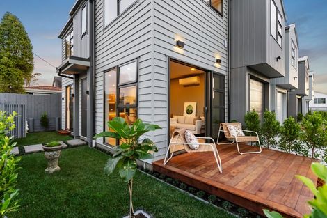 Photo of property in 3 Trafalgar Road, Milford, Auckland, 0620