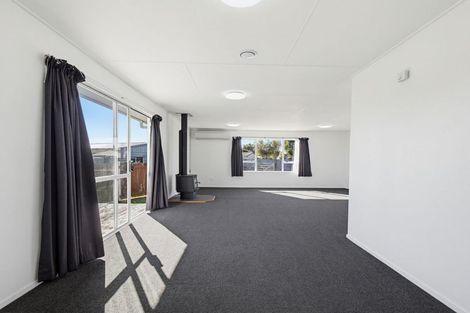 Photo of property in 26 Cumberland Place, Kelvin Grove, Palmerston North, 4414