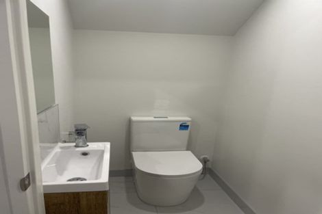 Photo of property in 13 Lipton Grove, Opaheke, Papakura, 2113