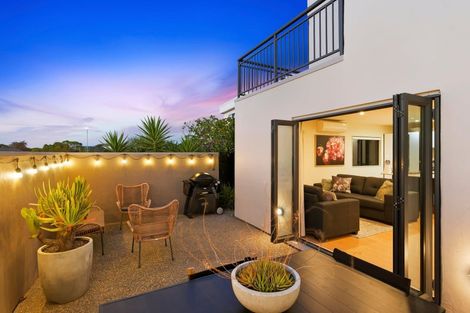 Photo of property in 5 Rifleman Lane, Paraparaumu Beach, Paraparaumu, 5032