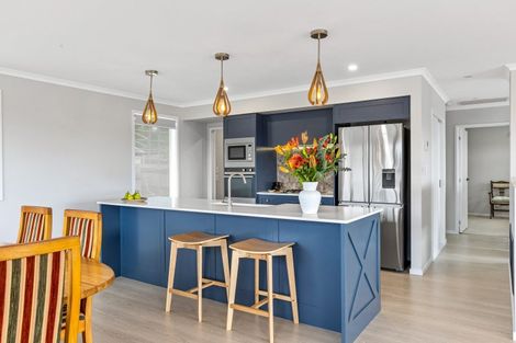Photo of property in 19 Odlin Lane, Red Beach, 0932