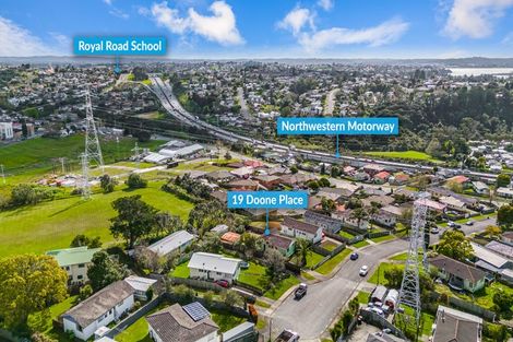 Photo of property in 19 Doone Place, Massey, Auckland, 0614