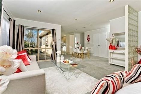 Photo of property in 4 Owl Court, Unsworth Heights, Auckland, 0632