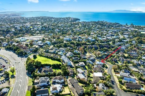 Photo of property in 1/1 Jeanette Place, Mairangi Bay, Auckland, 0630