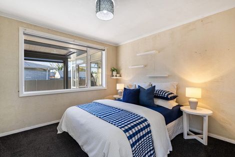 Photo of property in 6 Dymock Place, Bishopdale, Christchurch, 8053