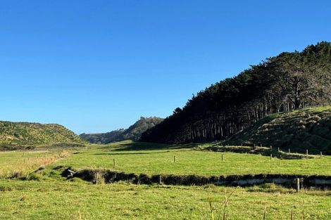Photo of property in 35 Sutton Road, Te Horo, Otaki, 5582