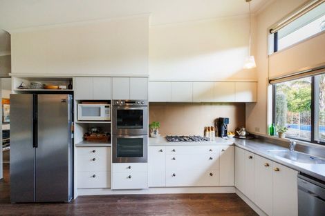 Photo of property in 291 Napier Road, Kelvin Grove, Palmerston North, 4470