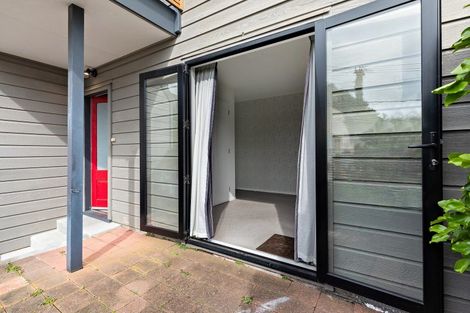 Photo of property in 28f1 Lawrence Street, Newtown, Wellington, 6021