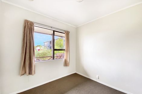 Photo of property in 23 Flaunty Place, West Harbour, Auckland, 0618
