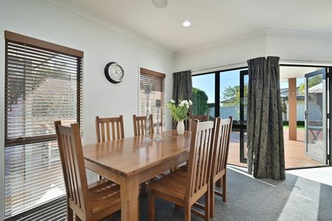 Photo of property in 37 Fairview Place, Havelock North, 4130