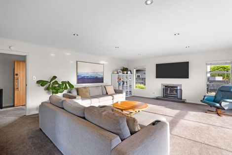Photo of property in 20 Rosalie Terrace, Kelvin Grove, Palmerston North, 4414