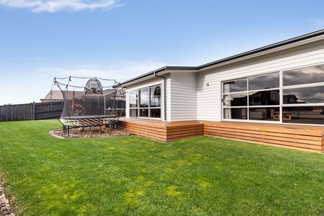 Photo of property in 20 Rosalie Terrace, Kelvin Grove, Palmerston North, 4414