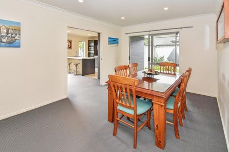Photo of property in 17 Turnberry Drive, Wattle Downs, Auckland, 2103