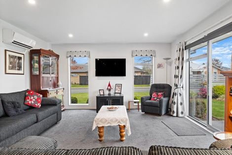 Photo of property in 10 Papawai Drive, Rangiora, 7400