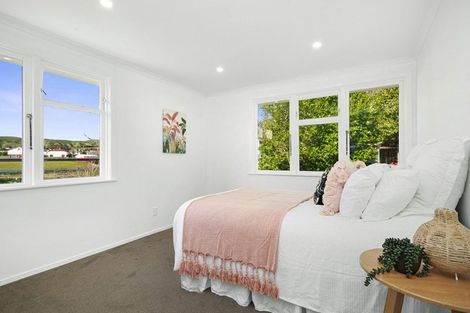 Photo of property in 7 Cheshire Street, Cannons Creek, Porirua, 5024