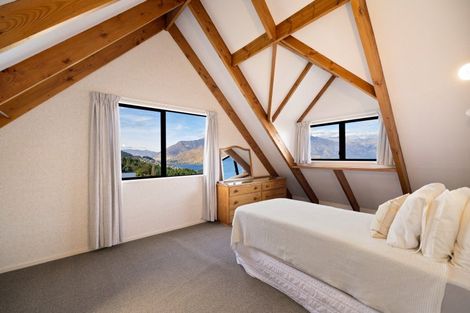 Photo of property in 1 Von Place, Fernhill, Queenstown, 9300
