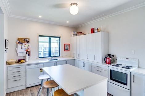 Photo of property in 7 Howard Road, Taradale, Napier, 4112