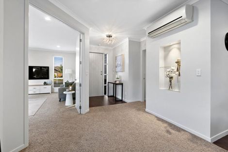 Photo of property in 6 Hampshire Court, Flagstaff, Hamilton, 3210