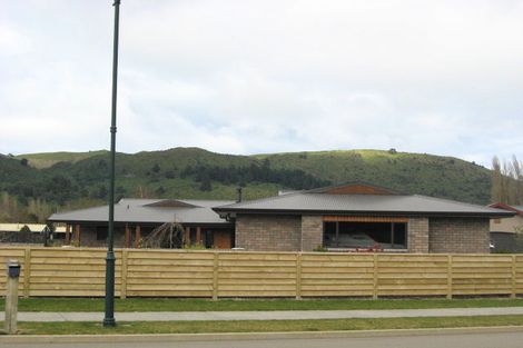 Photo of property in 141 Lisland Drive, Kinloch, Taupo, 3377