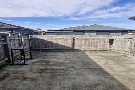 Photo of property in 12 Nukuroa Close, Waitara, 4320