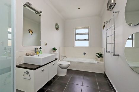 Photo of property in 21 Tasman Drive, Poraiti, Napier, 4112