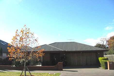Photo of property in 32a Garreg Road, Fendalton, Christchurch, 8052