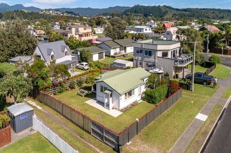 Photo of property in 603 Ocean Road, Whangamata, 3620