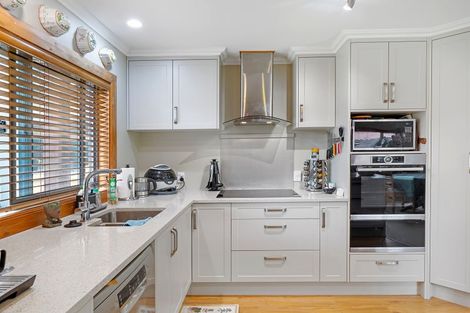 Photo of property in 29 La Lena Grove, Fitzherbert, Palmerston North, 4410