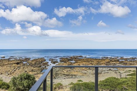 Photo of property in 441 The Esplanade, Island Bay, Wellington, 6023