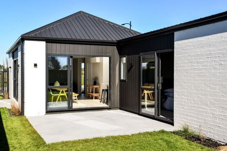 Photo of property in 15 Tiroake Street, Ruakura, 3214