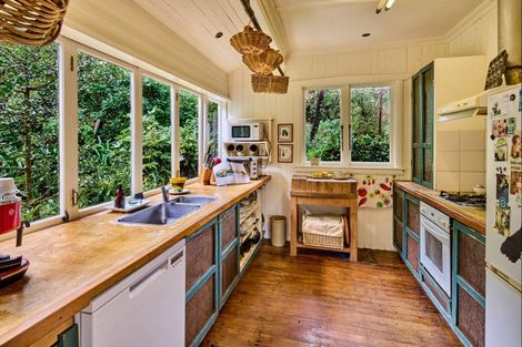 Photo of property in 17 Tio Tio Road, Miramar, Wellington, 6022