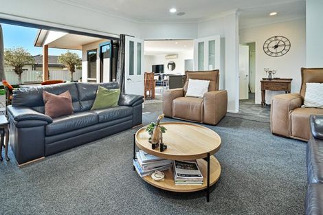 Photo of property in 37 Fairview Place, Havelock North, 4130