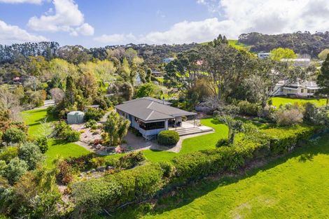 Photo of property in 58 Old Waipu Road, Mangawhai, 0505