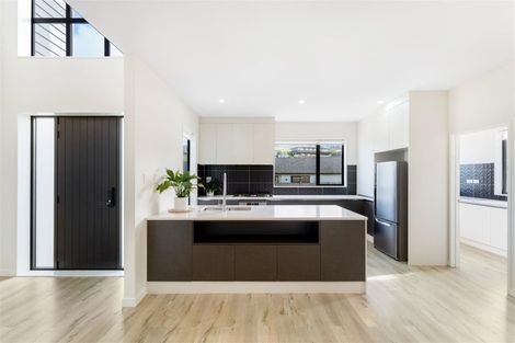 Photo of property in 9 Kahu Close, Orewa, 0931