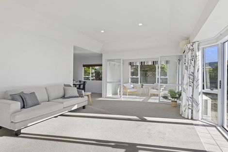 Photo of property in 18 Millwood Place, Silverstream, Upper Hutt, 5019