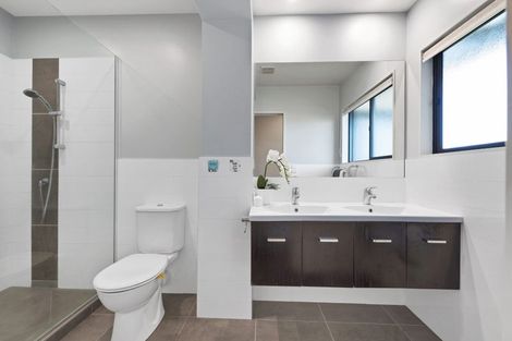Photo of property in 4 Advene Road, Cockle Bay, Auckland, 2014