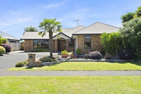 Photo of property in 24 Oaklands Drive, Cambridge, 3434