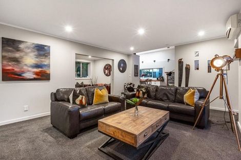 Photo of property in 19 Fleetwood Grove, Waikanae, 5036