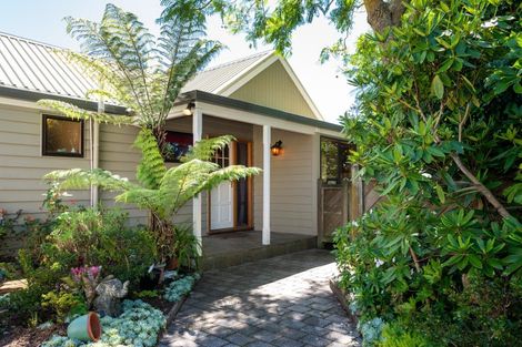 Photo of property in 1 Ritchie Place, Havelock North, 4130
