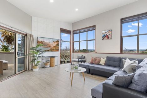 Photo of property in 14 Bell Common Close, Bethlehem, Tauranga, 3110