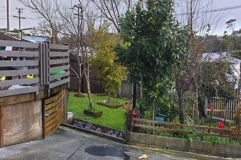 Photo of property in 15a Peach Road, Glenfield, Auckland, 0629