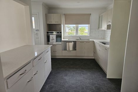 Photo of property in 1 Whimp Avenue, Onerahi, Whangarei, 0110
