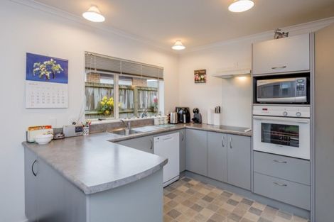 Photo of property in Rangeview Villas, 10/9 Fuller Close, Levin, 5510