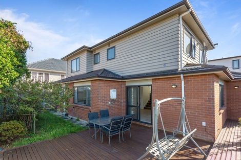 Photo of property in 3155a Great North Road, New Lynn, Auckland, 0600