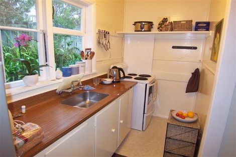 Photo of property in 5 Park Road, Paraparaumu Beach, Paraparaumu, 5032