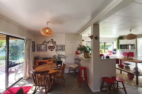 Photo of property in 15 Driving Creek Road, Coromandel, 3506